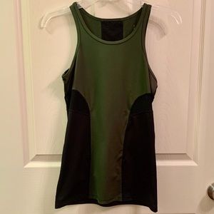 Fitted work out tank